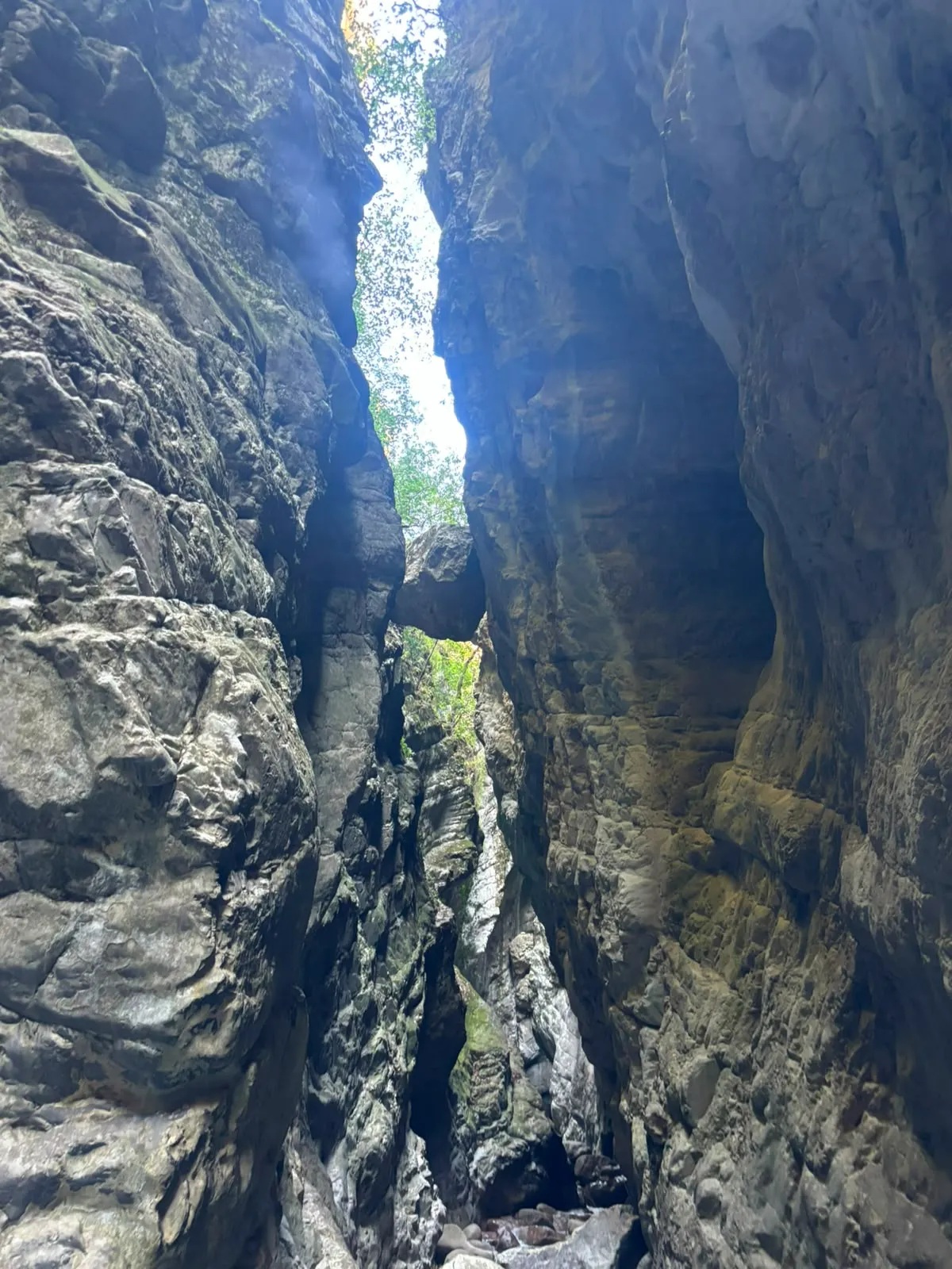 amcanyoning-infernet-cailloux
