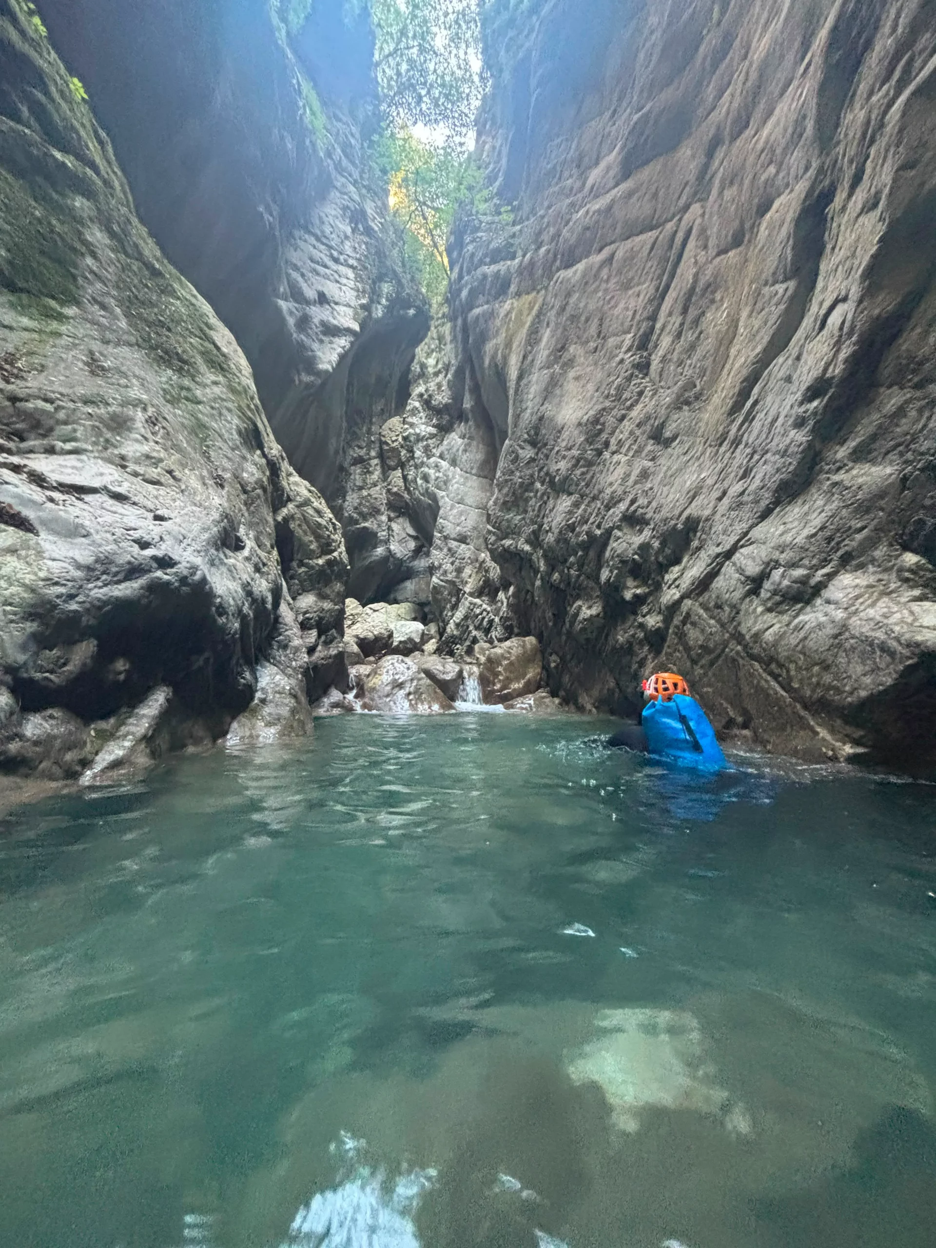 amcanyoning-infernet-nage