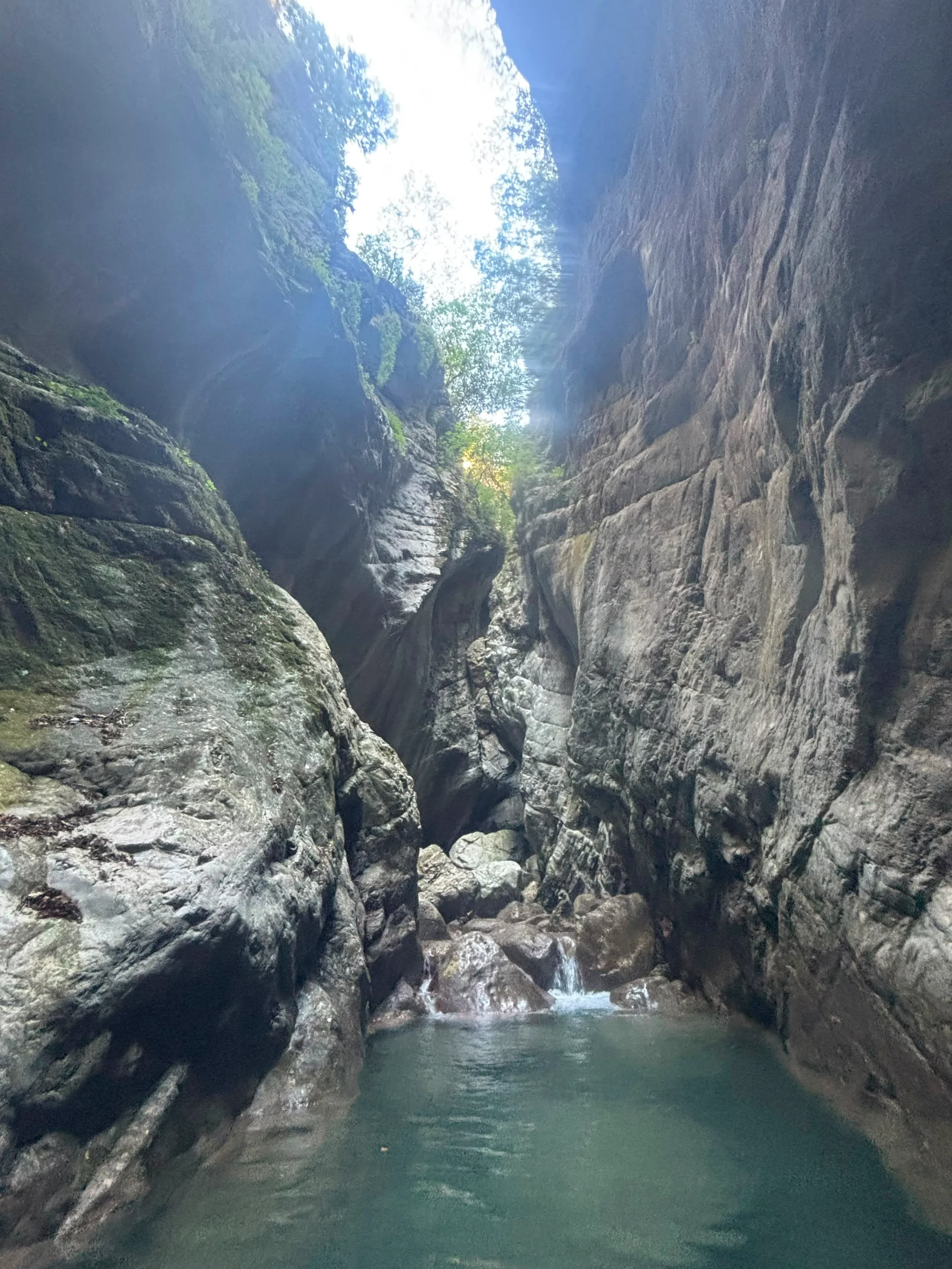 amcanyoning-infernet-river