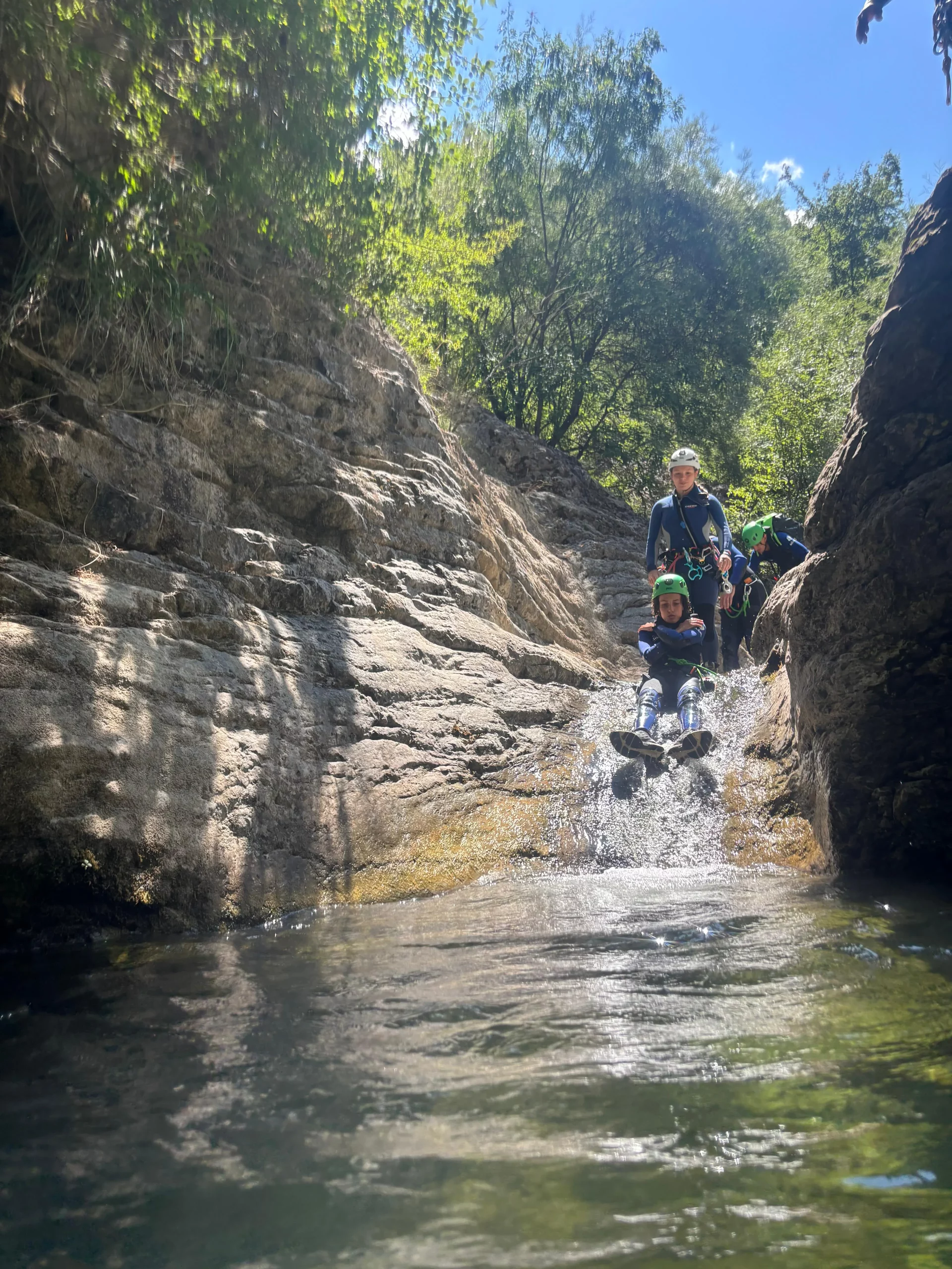amcanyoning-labollene-slide